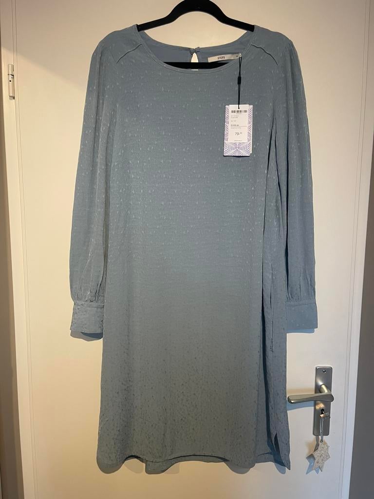 Steps prachtige licht blauwe jurk maat 40, Kleding | Dames, Jurken, Zo goed als nieuw, Maat 38/40 (M), Blauw, Knielengte, Ophalen of Verzenden