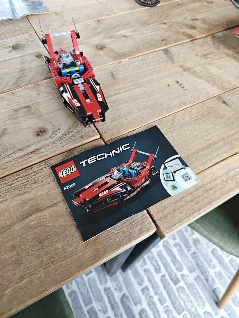 LEGO Technic 42089 Powerboot - Compleet met instructies, Lego, Compleet, Ophalen of Verzenden, Zo goed als nieuw