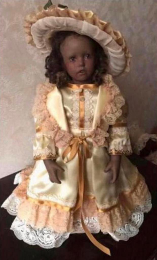 Porseleinen Pop in Jurk en Hoed - Verzamelobject, Ophalen of Verzenden, Zo goed als nieuw, Pop