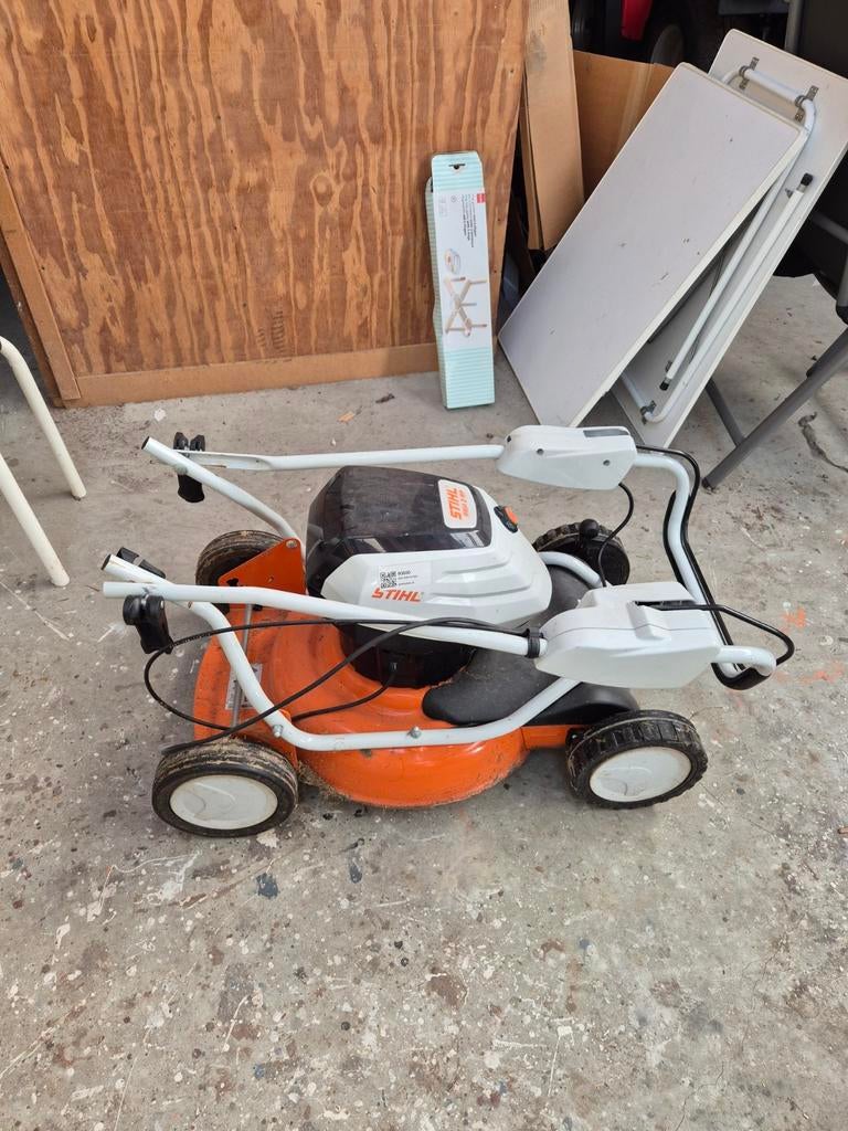 Stihl RMA 2 RP Accu Grasmaaier met Mulchfunctie, Ophalen, Cirkelmaaier, Stihl, Gebruikt
