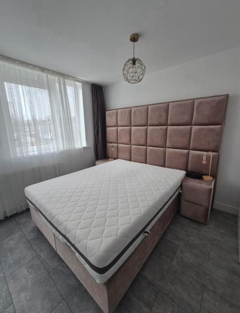 Mooie boxpsring velvet te koop 160 x 200  met matras, Ophalen of Verzenden, Zo goed als nieuw, Tweepersoons