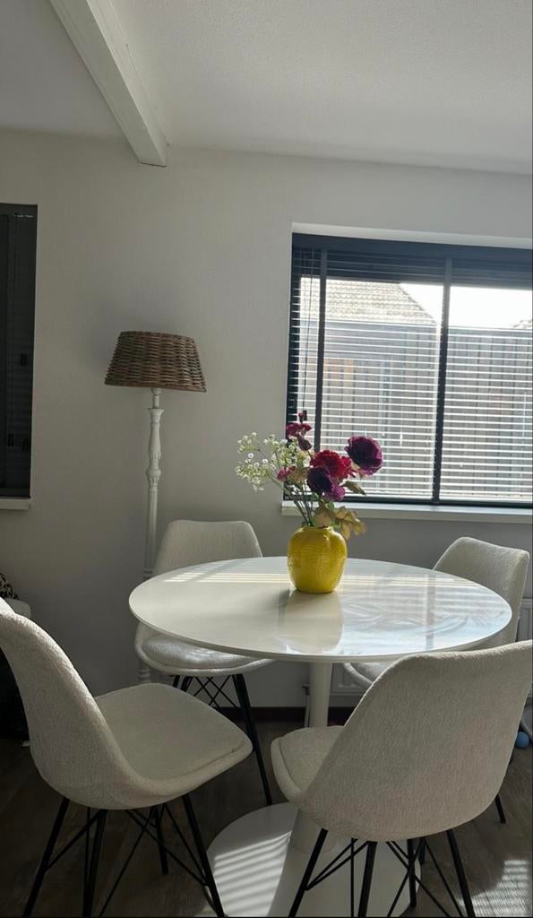 Ronde eettafel Jysk - wit MDF blad, stalen onderstel (Ø100), Ophalen, Kunststof, Gebruikt, Rond