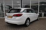 Opel Astra Sports Tourer 1.2 Edition|Trekhaak|PDC|Apple carp, Auto's, Voorwielaandrijving, Gebruikt, Euro 6, Wit