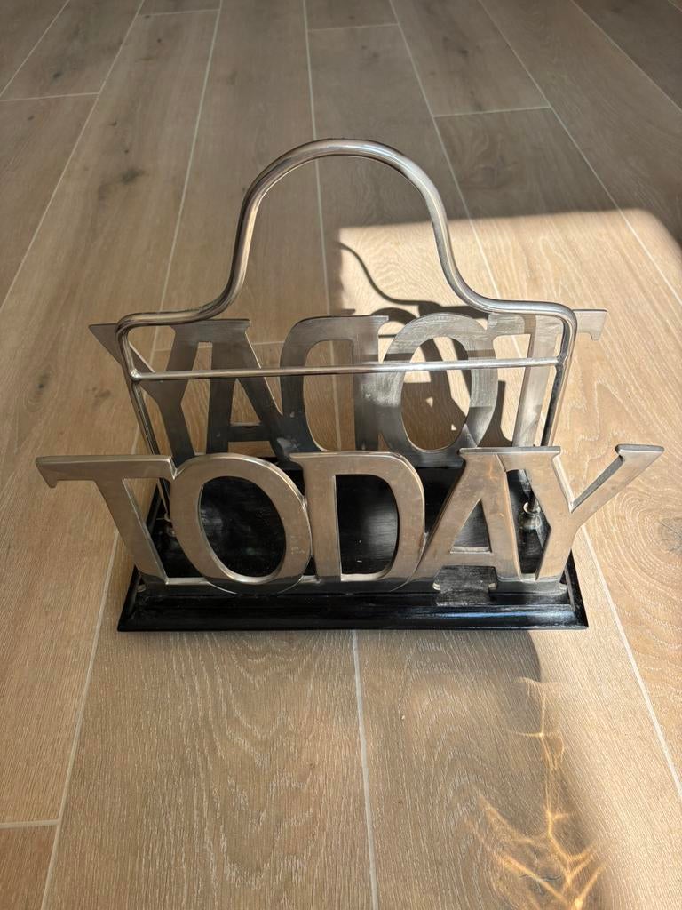 Krantenbak, Ophalen, Zo goed als nieuw