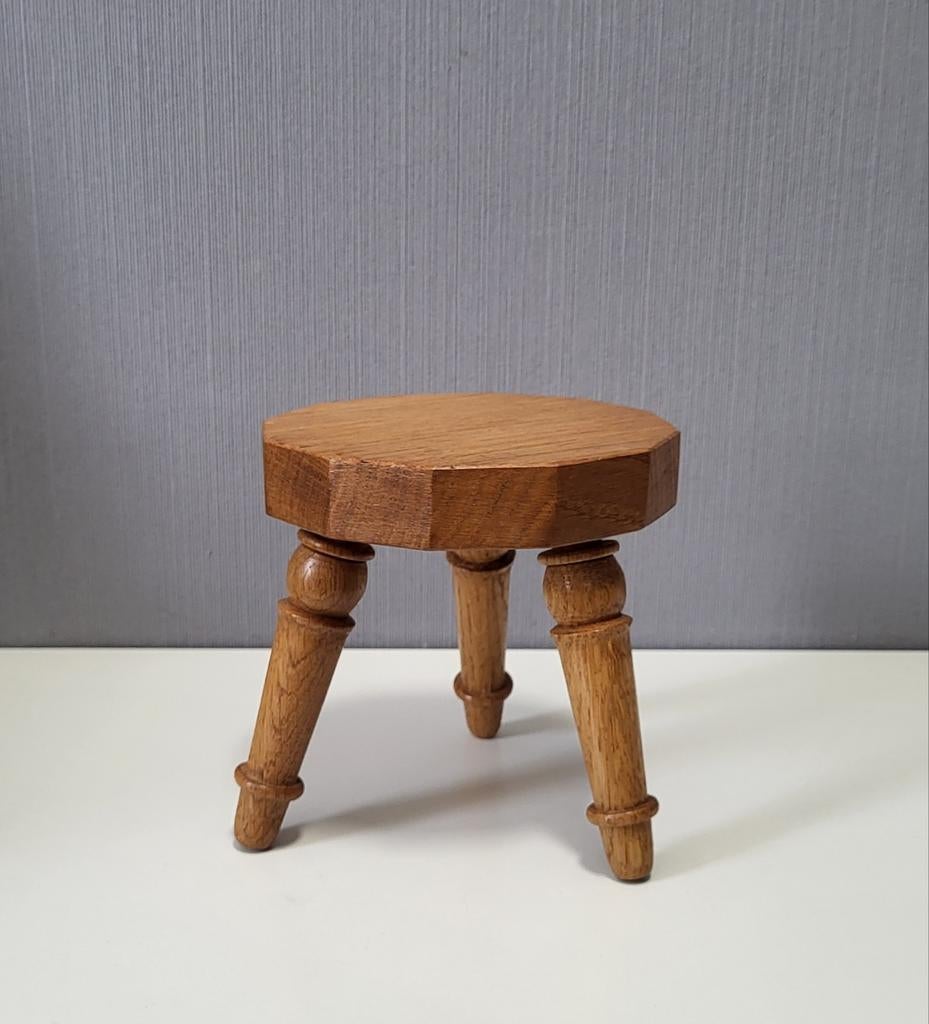 Klein bruin houten bijzettafeltje / plantentafeltje, Huis en Inrichting, Ophalen of Verzenden, Gebruikt, Bruin, Hout