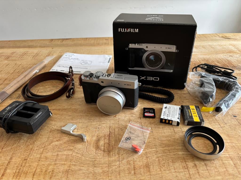 Fujifilm X30 (+/- 100 shutter count) met heel veel extra’s, Audio, Tv en Foto, Fotocamera's Digitaal, Compact, Ophalen of Verzenden
