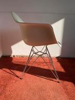 Vitra Eames kuipstoel, Ophalen, Gebruikt, Kunststof
