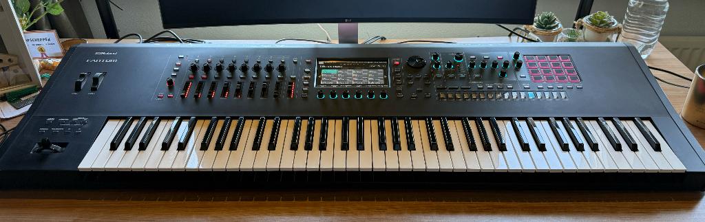 Roland Fantom 7 met EX uitbreiding (incl. Koffer), Muziek en Instrumenten, Synthesizers, Zo goed als nieuw, 76 toetsen, Roland