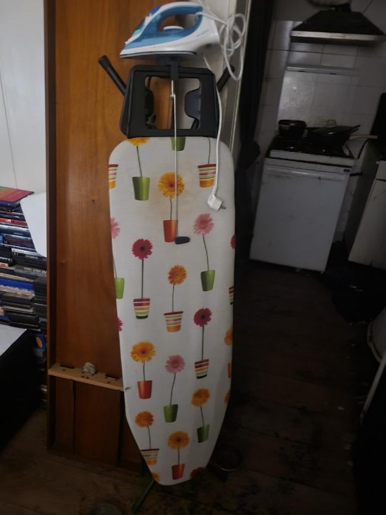 Philips EasySpeed Strijkijzer en Eurogold Strijkplank, Ophalen