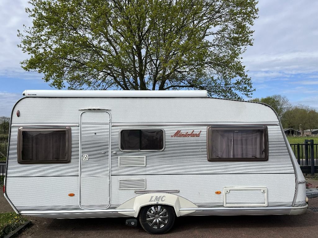 Mooie LMC 490 Enkele bedden en mover, Caravans en Kamperen, 2 aparte bedden, Bedrijf, Treinzit, 4 tot 5 meter