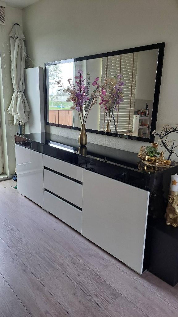 Dressoir zwart wit hoogglans met spiegel!!, Huis en Inrichting, Kasten | Dressoirs, Ophalen, Met deur(en), Zo goed als nieuw, 200 cm of meer