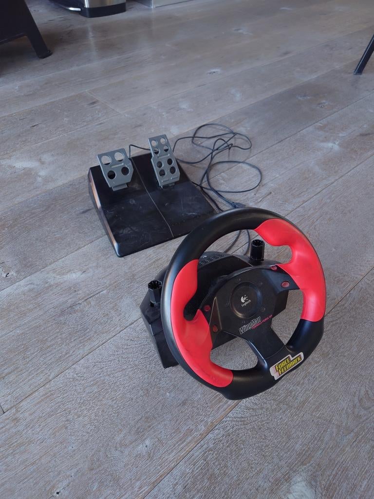 Logitech Wingman Formula Force GP racestuur met pedalen, Gebruikt, 1 speler, Racen en Vliegen, Ophalen of Verzenden