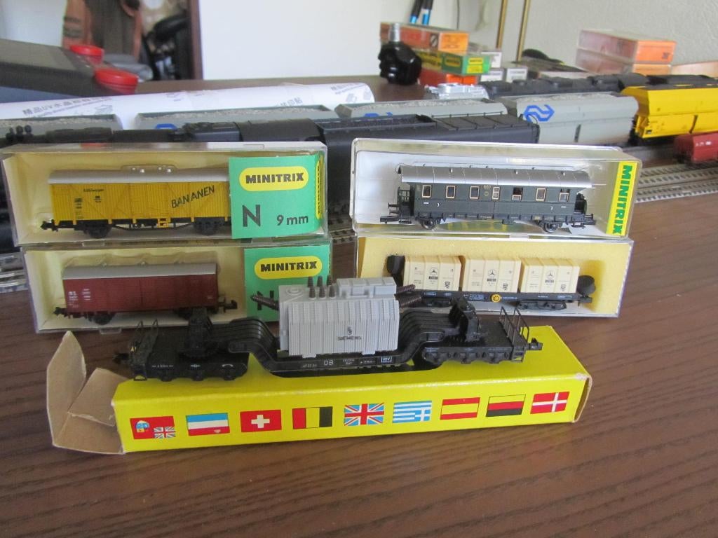 minitrix wagons 4, Ophalen of Verzenden, Gelijkstroom, Wagon, Trix