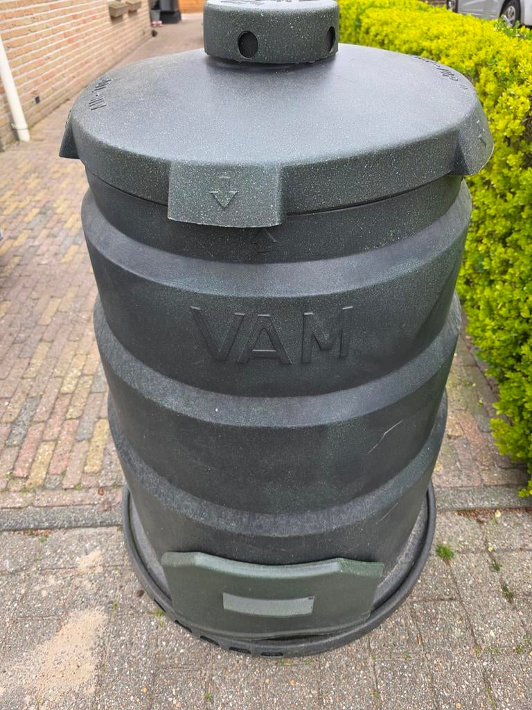 VAM compostvat, Ophalen
