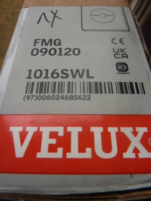 Nieuwe Velux licht doorlatend elektrisch plissé / FMG 090120, Nieuw, Wit, 100 tot 150 cm, 50 tot 100 cm