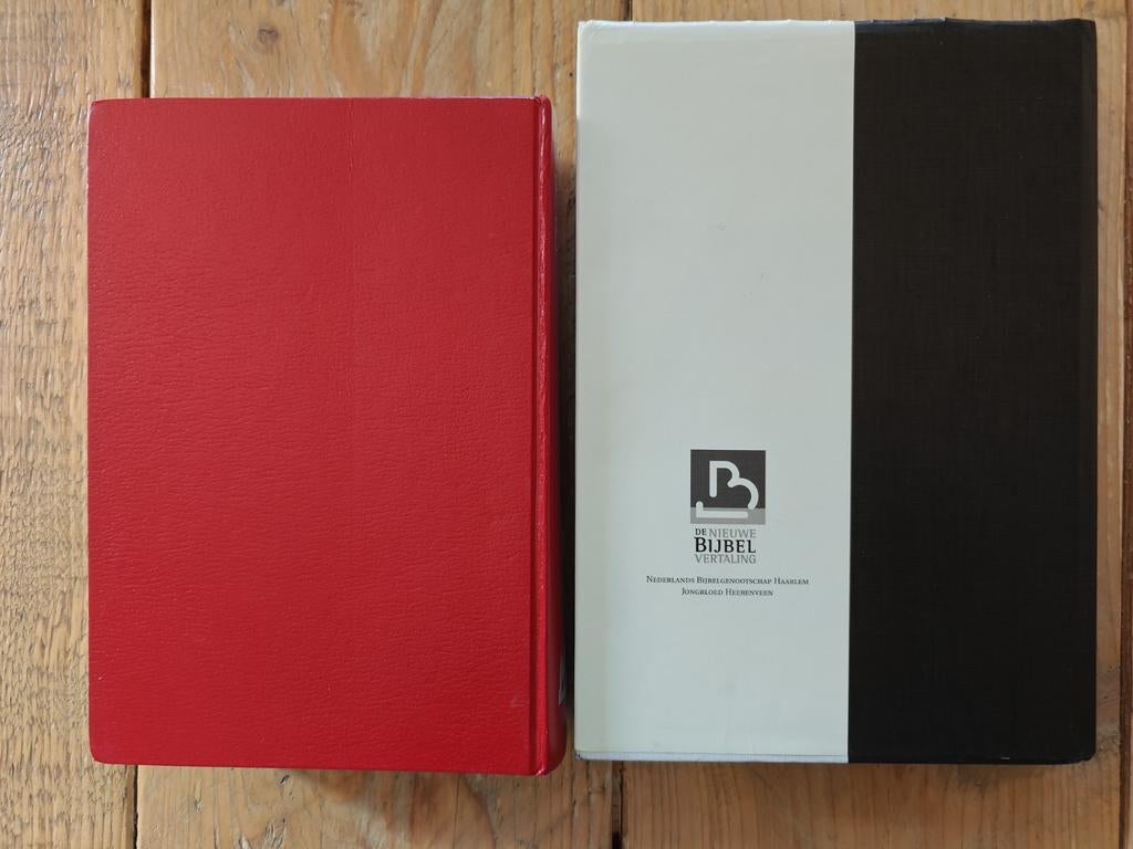 2 X Parallel Bijbel., Boeken, Ophalen of Verzenden, Nieuw