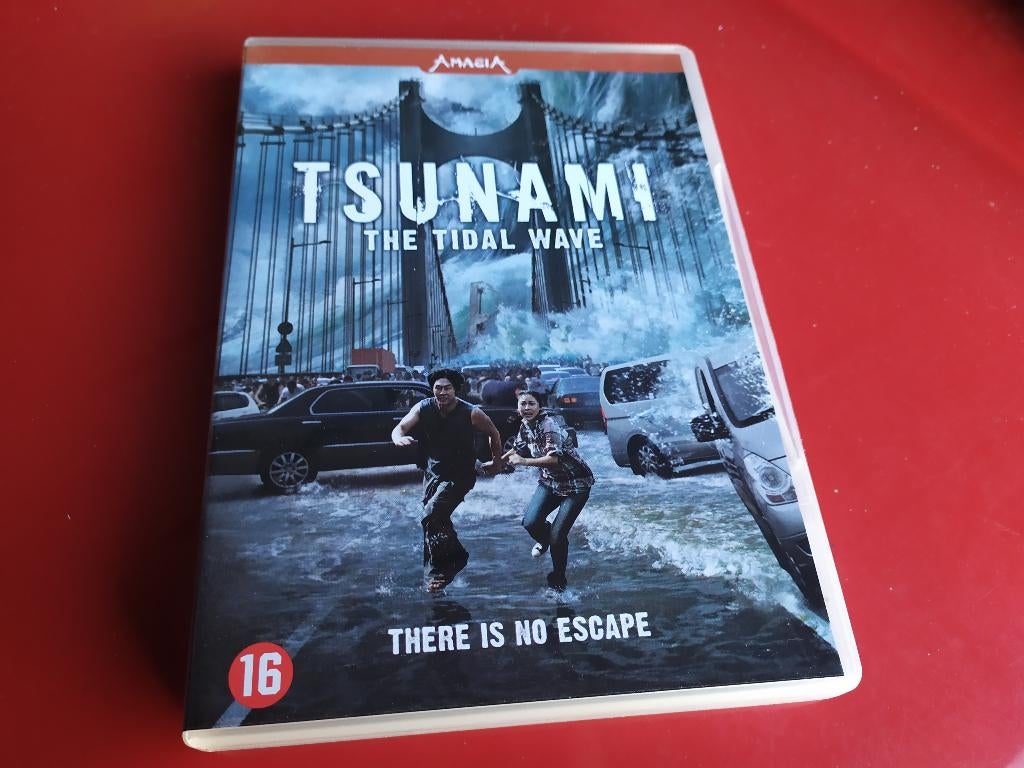 Tsunami - The Tidal Wave, Vanaf 16 jaar, Ophalen of Verzenden, Zo goed als nieuw