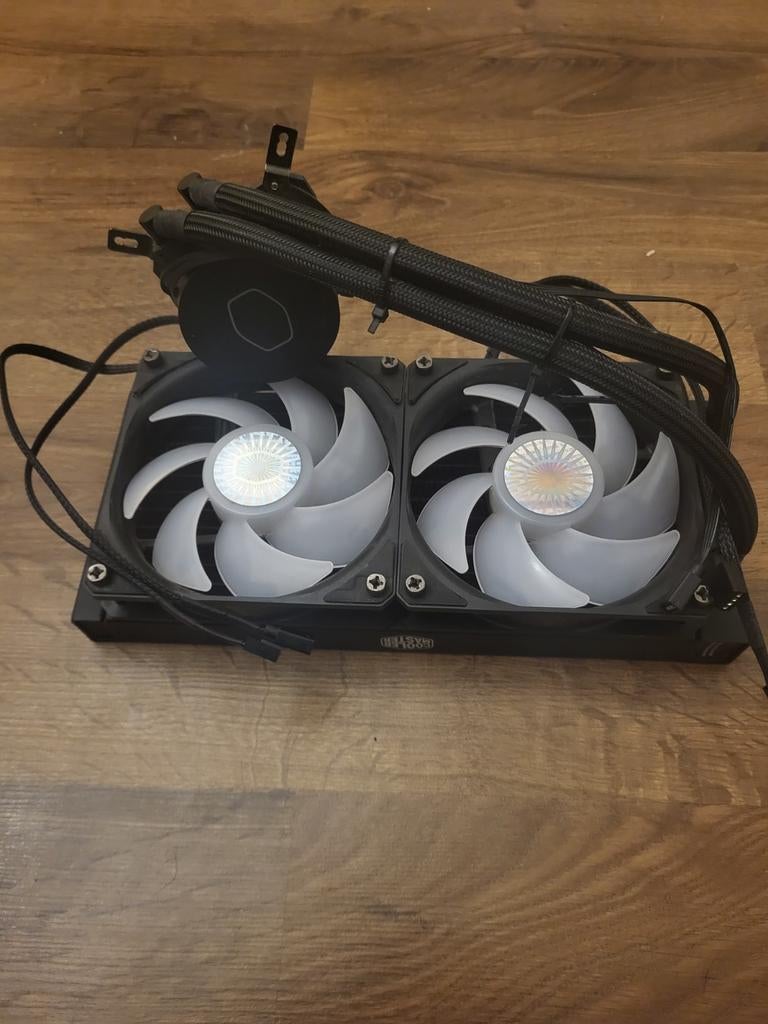 Cooler Master MasterLiquid ML240L V2 RGB CPU water cooler., Computers en Software, Computerkoelers, Ophalen of Verzenden, Waterkoeling