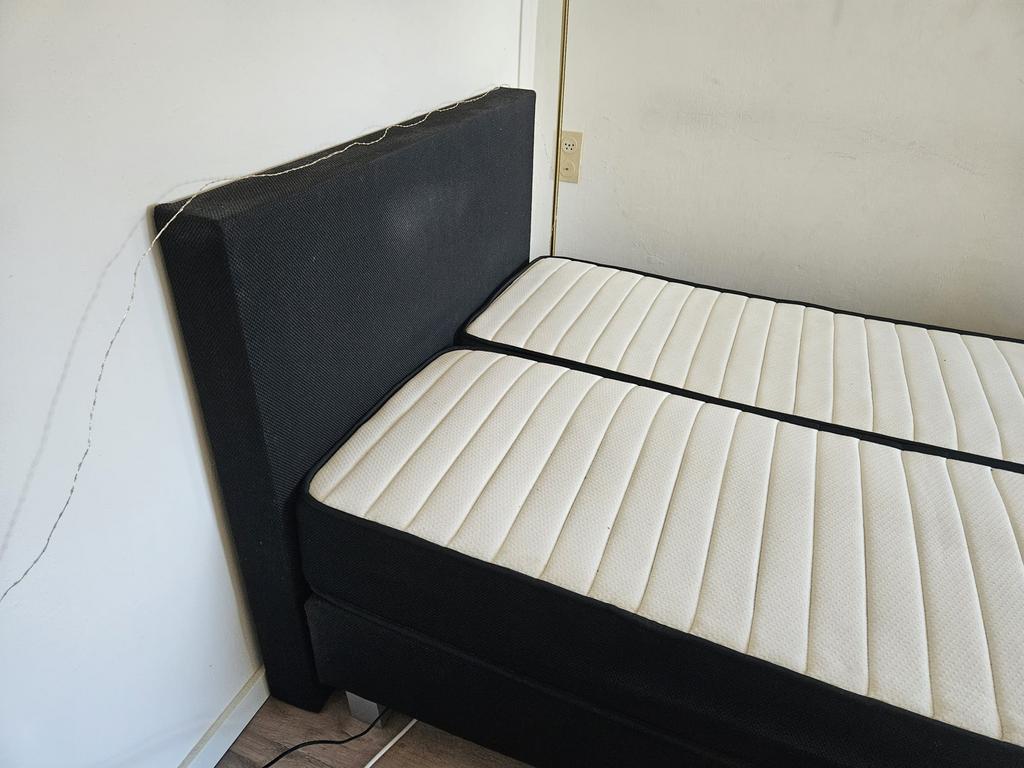 twijfelaar boxspring met topper, Zwart, Ophalen of Verzenden, Zo goed als nieuw, Twijfelaar