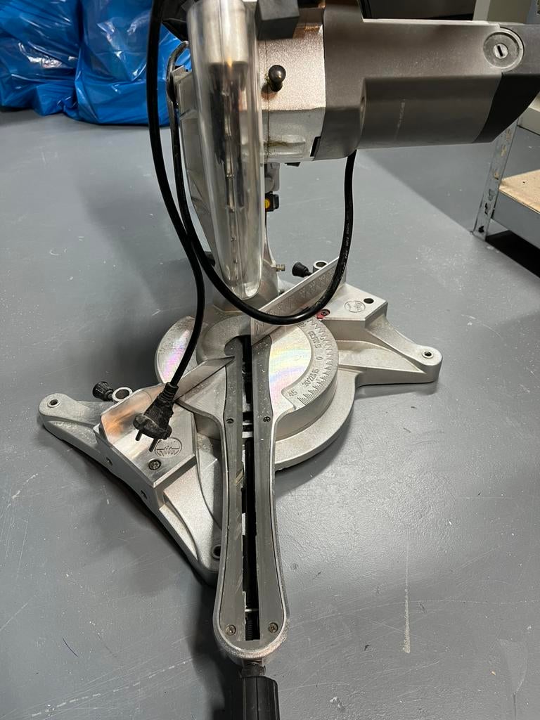 Max power. Afkort verstekzaagmachine, Ophalen of Verzenden, Zo goed als nieuw