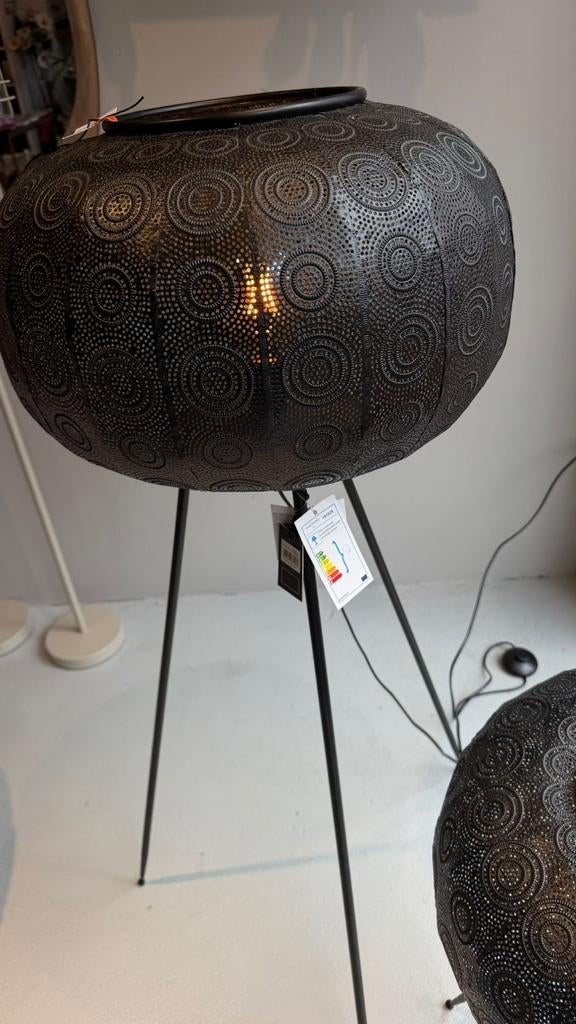 Zwarte metalen vloerlampen, hoog en laag, nieuw showmodel, 100 tot 150 cm, Onbekend, Nieuw, Ophalen of Verzenden