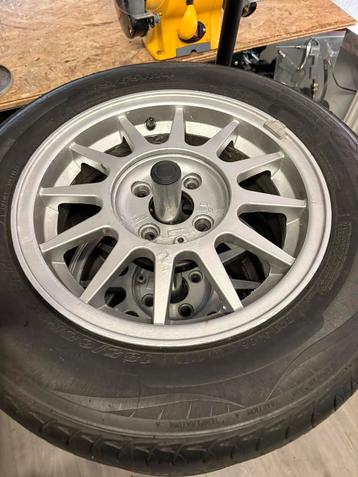 4 velgen met goede banden golf mk1 of mk2 beschikbaar voor biedingen