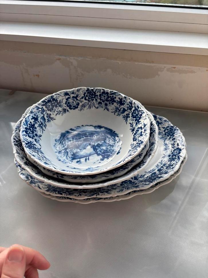 Vintage Blauw-Wit Aardewerk Borden, Huis en Inrichting, Keuken | Servies, Gebruikt, Bord(en), Overige stijlen, Aardewerk, Ophalen