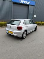 Volkswagen Polo 1.0 TSI 70KW 5D 2018 Grijs, Auto's, Volkswagen, Voorwielaandrijving, Stof, 40 €/maand, Zwart