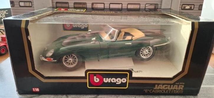 1.18  jaguar e cabriolet, Hobby en Vrije tijd, Modelauto's | 1:18, Zo goed als nieuw, Auto, Bburago, Ophalen of Verzenden