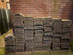 Gratis af te halen: Grijze betontegels, Doe-het-zelf en Verbouw, Dakpannen en Dakbedekking, Ophalen, Gebruikt, Steen of Klei, 15 m² of meer