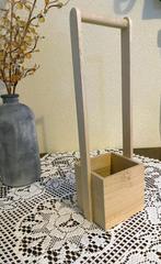 leuke houten bloempot waterput 10 x 10 x 38 cm, Overige materialen, Vierkant, Ophalen of Verzenden, Zo goed als nieuw