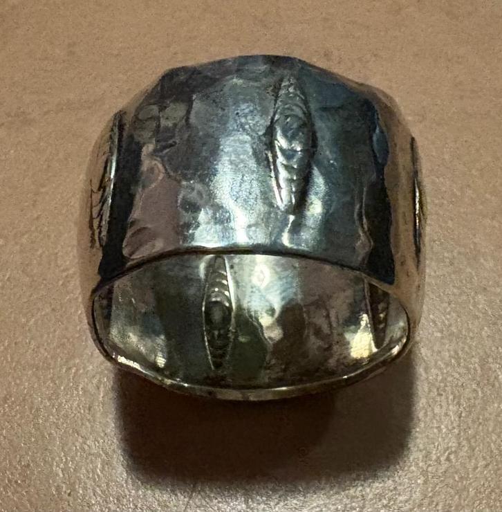 Kleine servetring / vingerdoekring, zilver (met merkje), Antiek en Kunst, Antiek | Goud en Zilver, Zilver, Ophalen of Verzenden