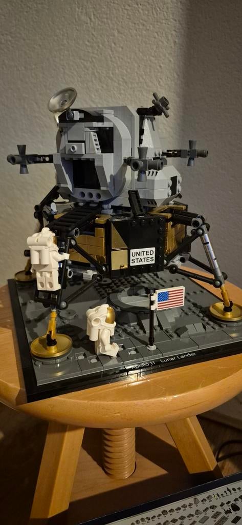Lego Creator Expert Lunar Lander, Kinderen en Baby's, Speelgoed | Duplo en Lego, Ophalen of Verzenden, Zo goed als nieuw, Complete set