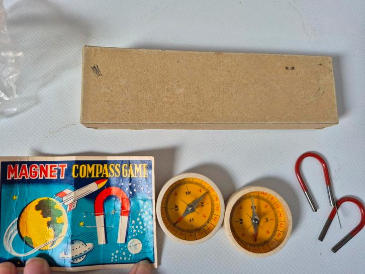 Antiek Magnet Compass Game - Vintage Speelgoed, Antiek en Kunst, Antiek | Speelgoed, Ophalen of Verzenden