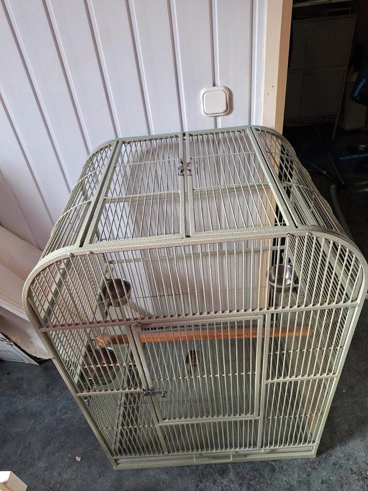 Pappegaaienkooi, Dieren en Toebehoren, Vogels | Hokken en Kooien, Zo goed als nieuw, Vogelkooi, Metaal, Ophalen