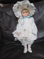 pop      hoogte 42 cm, Ophalen of Verzenden, Zo goed als nieuw, Pop