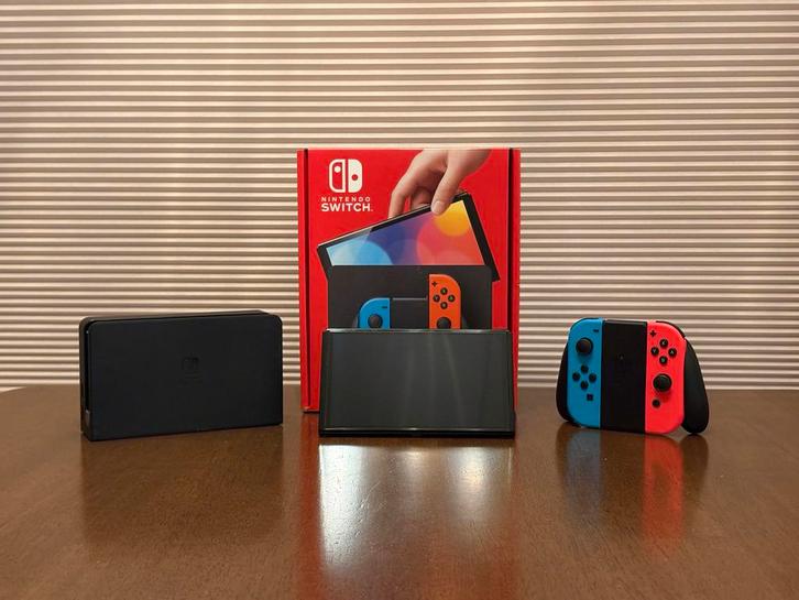Nintendo Switch OLED - Nieuwstaat!, Spelcomputers en Games, Spelcomputers | Nintendo Switch, Zo goed als nieuw, Switch OLED, Met 1 controller