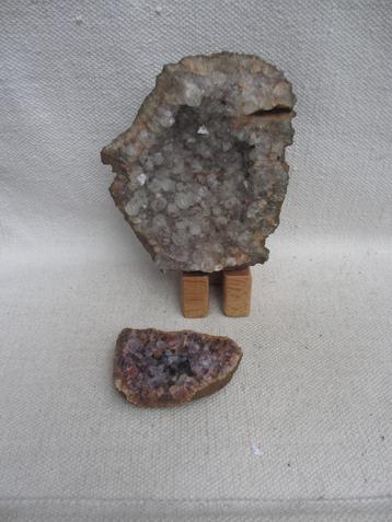 2x Amethist 2 kg en 0,6 kg en 4 chakra klankschalen beschikbaar voor biedingen