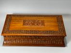Perfect uitgesnedenhouten sieraden kist, Ophalen of Verzenden