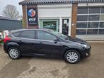 Ford Focus 1.0i "Lease Titanium" Clima - Cruise - Trekhaak -, Euro 5, Gebruikt, 635 kg, Zwart