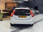 Volvo V60 2.4 D6 AWD Plug-In Hybrid Summum|Pano|Cam|Leder|Me, Auto's, Automaat, Wit, Vierwielaandrijving, 210 min