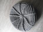 Mooie Grijze baret met klepje, pet, muts, Ophalen of Verzenden, Zo goed als nieuw, One size fits all