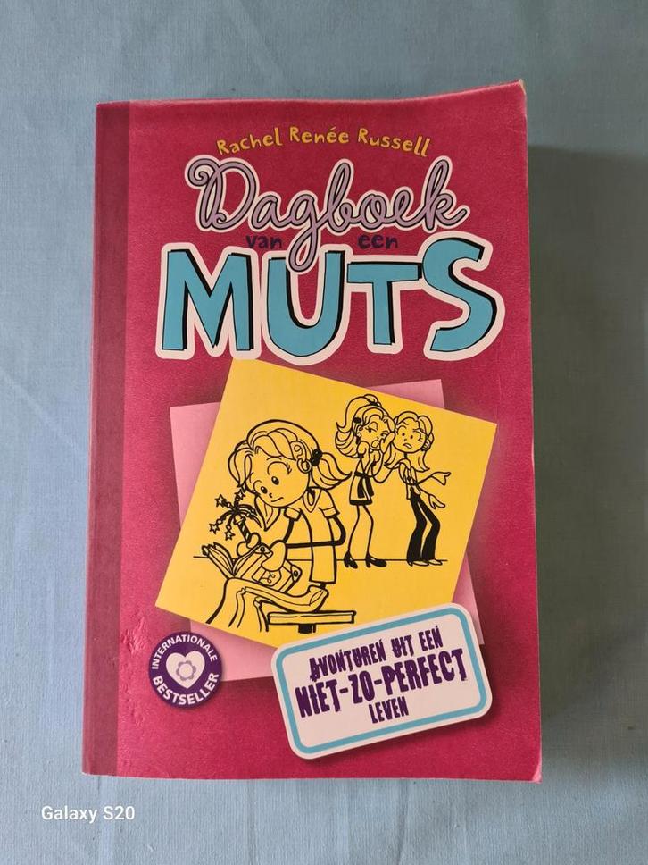 Dagboek van een Muts - Rachel Renée Russell, Boeken, Kinderboeken | Jeugd | 10 tot 12 jaar, Gelezen, Fictie, Ophalen of Verzenden