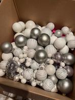 Kerstballen wit en grijs, Ophalen of Verzenden, Gebruikt