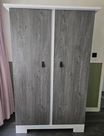 Complete Wit/Grijze Kinderslaapkamer Set beschikbaar voor biedingen