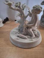 biscuit beeldje kind met vogeltje, Verzamelen, Beelden en Beeldjes, Ophalen of Verzenden, Zo goed als nieuw, Mens