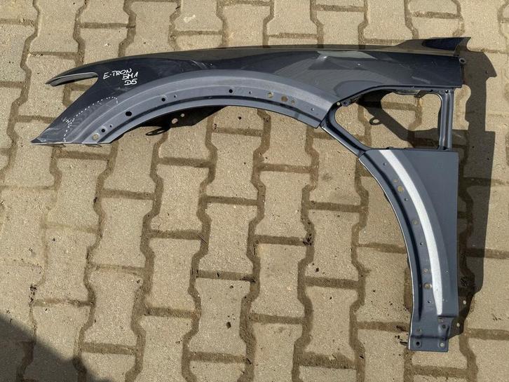 Audi E-Tron 4KE linkervoorvleugel, Auto-onderdelen, Carrosserie en Plaatwerk, Spatbord, Audi, Gebruikt, Ophalen of Verzenden