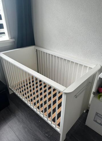 Babybox incl matras beschikbaar voor biedingen