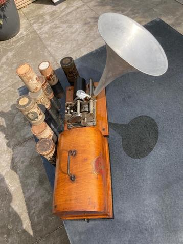 Phonograph Pathé beschikbaar voor biedingen