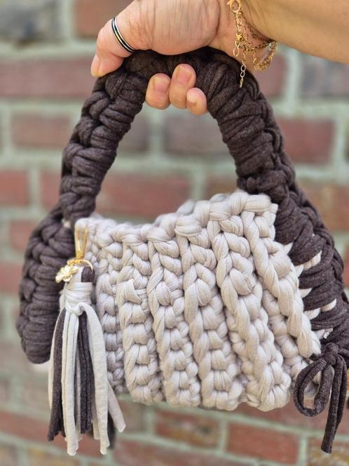 Handmade crochet trendy bag, Sieraden, Tassen en Uiterlijk, Tassen | Damestassen, Nieuw, Handtas, Overige kleuren, Ophalen of Verzenden